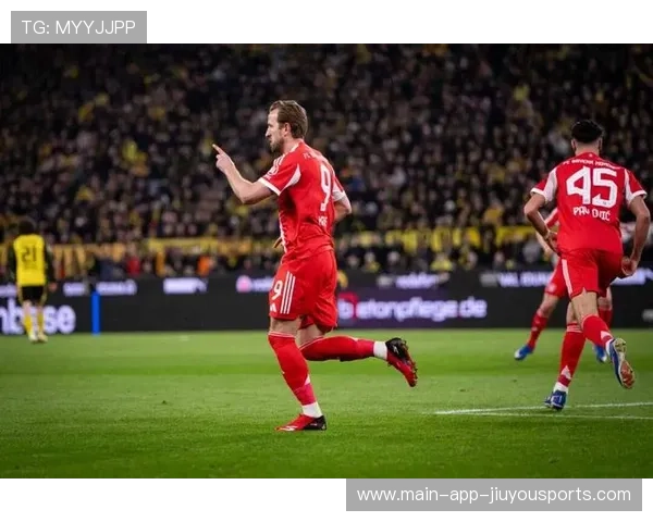 拜仁4-0狂扫波鸿，凯恩接连贡献进球